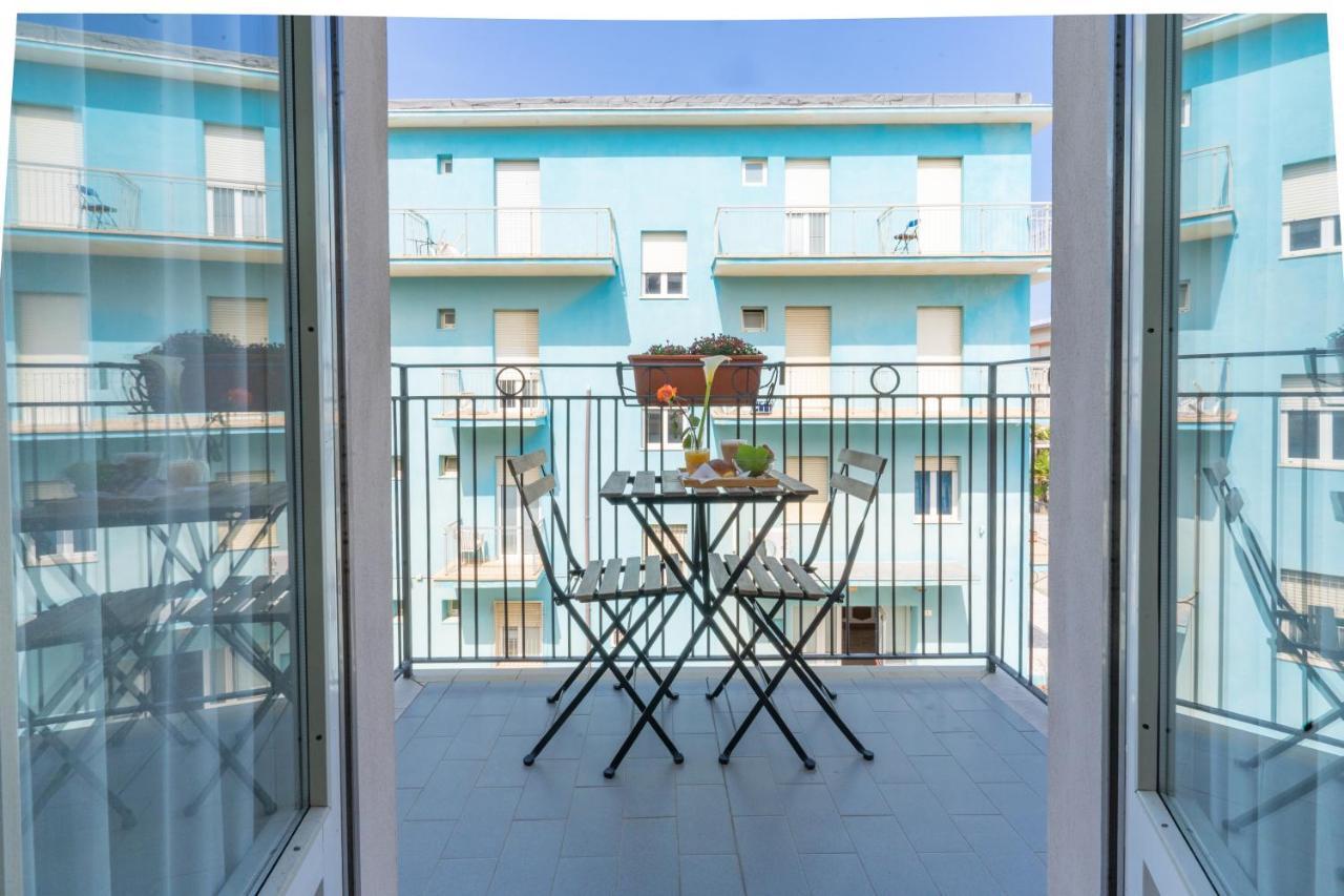 Hotel Greta B&B Rimini Buitenkant foto