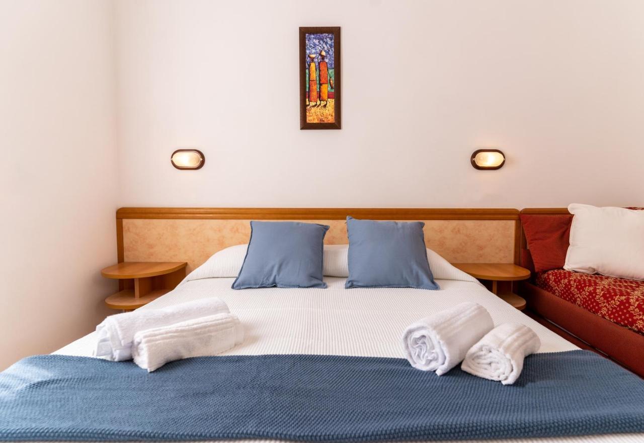 Hotel Greta B&B Rimini Buitenkant foto