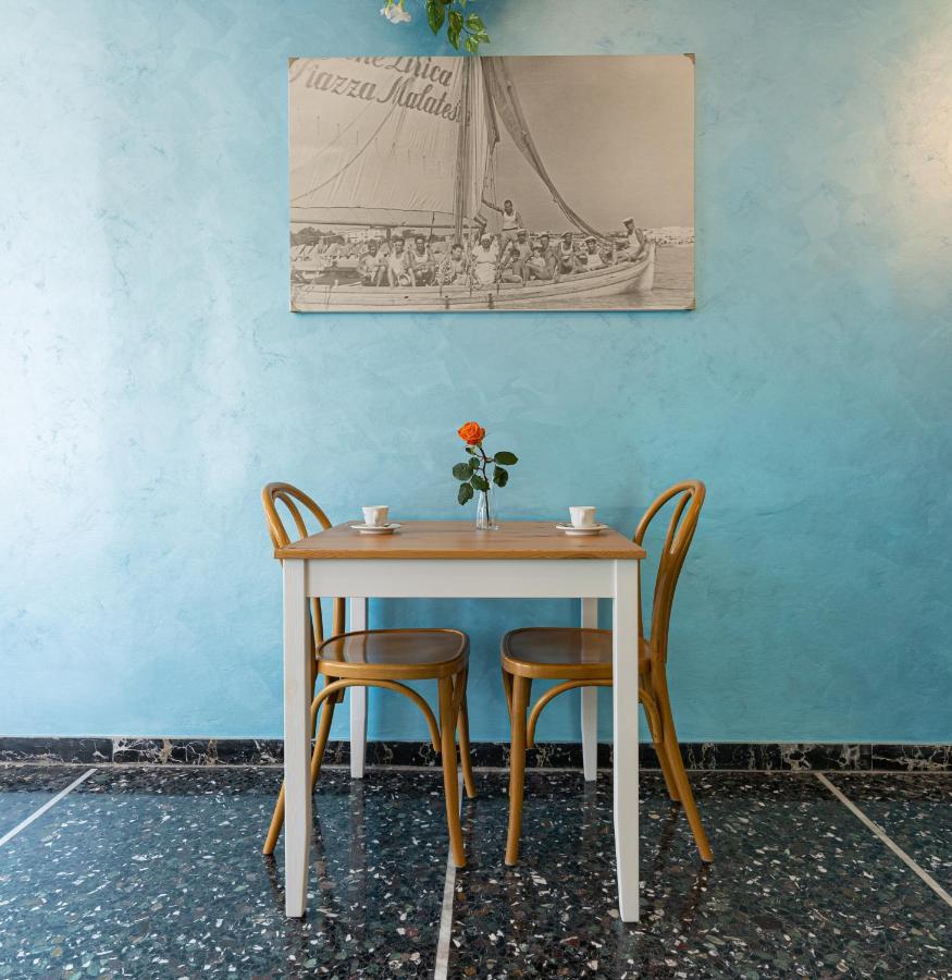 Hotel Greta B&B Rimini Buitenkant foto