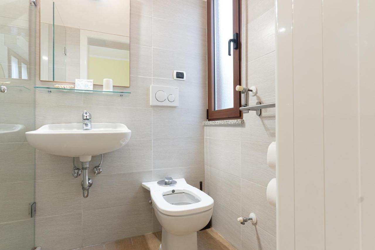 Hotel Greta B&B Rimini Buitenkant foto