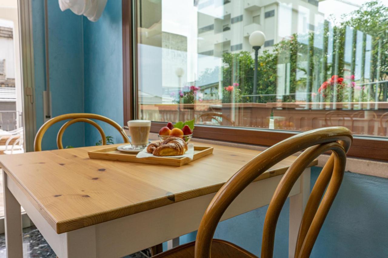 Hotel Greta B&B Rimini Buitenkant foto