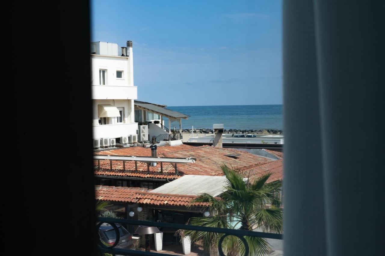 Hotel Greta B&B Rimini Buitenkant foto