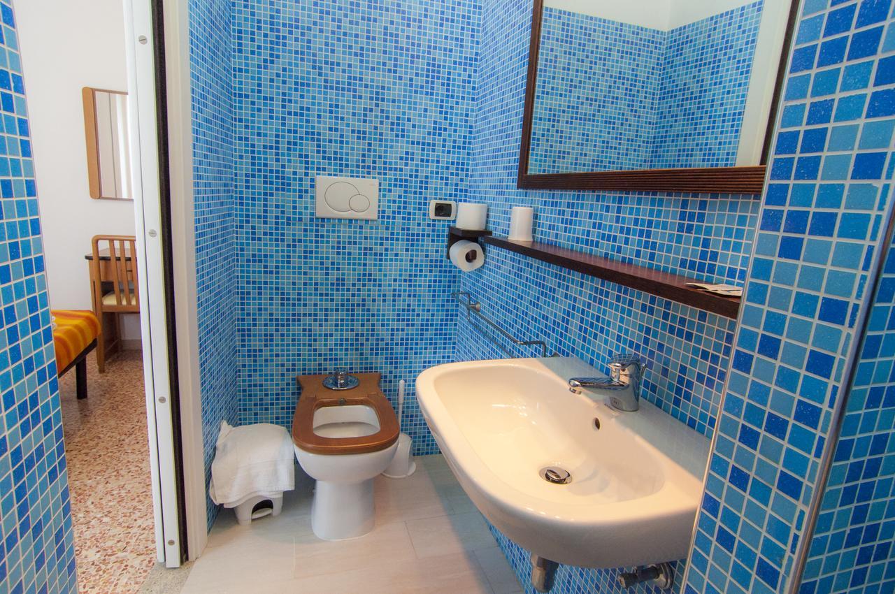 Hotel Greta B&B Rimini Buitenkant foto